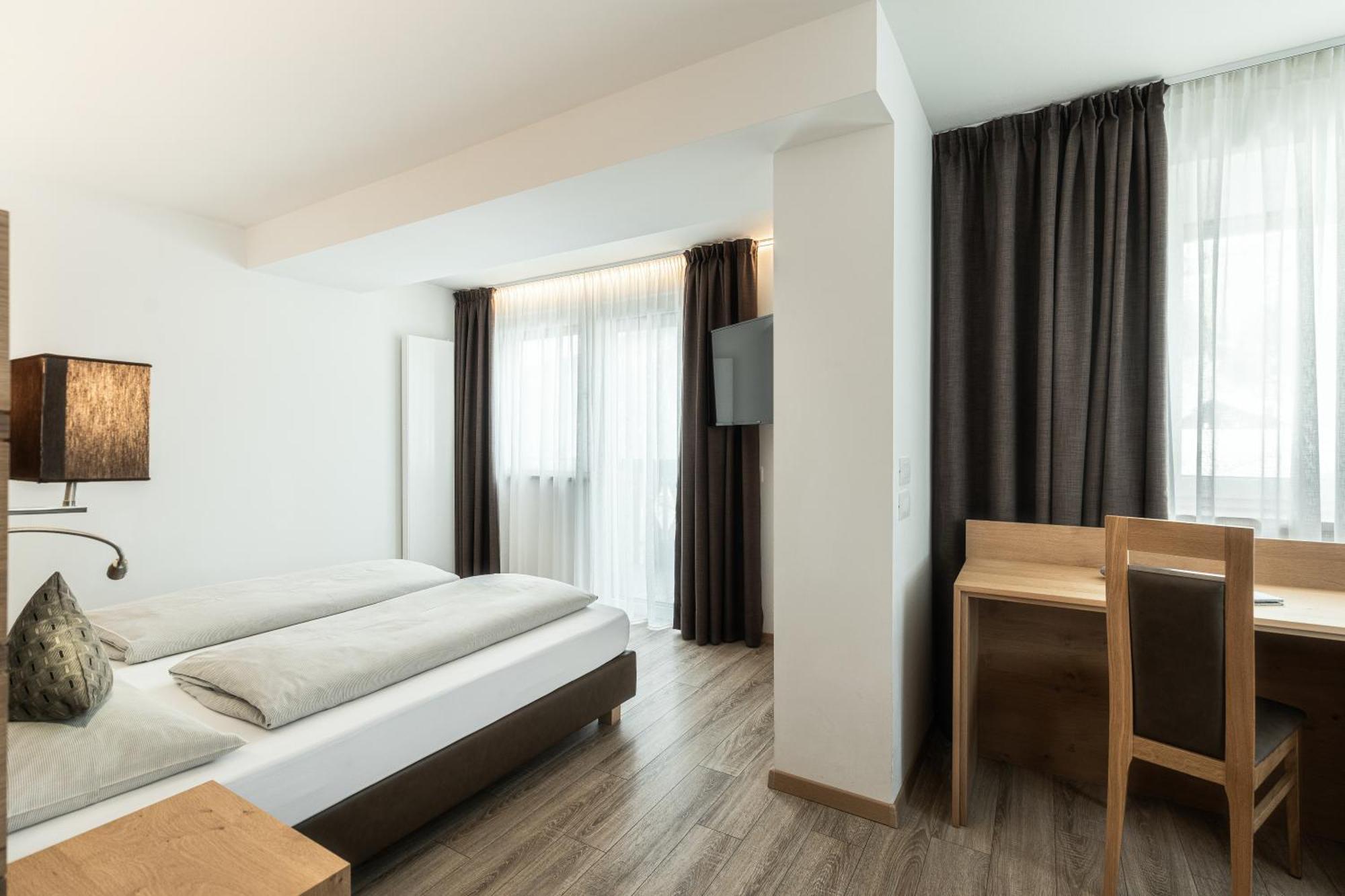 Hotel La Pineta Селва ди Вал Гардена Стая снимка